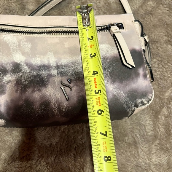 Vera Wang Cross Body Bag Dyed with Gray & White Color - Picture 15 of 16